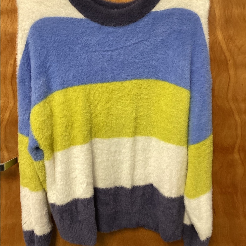 aerie Fuzzy Crewneck Sweater in White and Navy